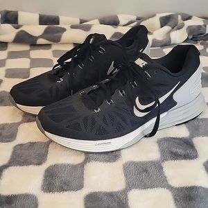NIKE Lunarglide 6